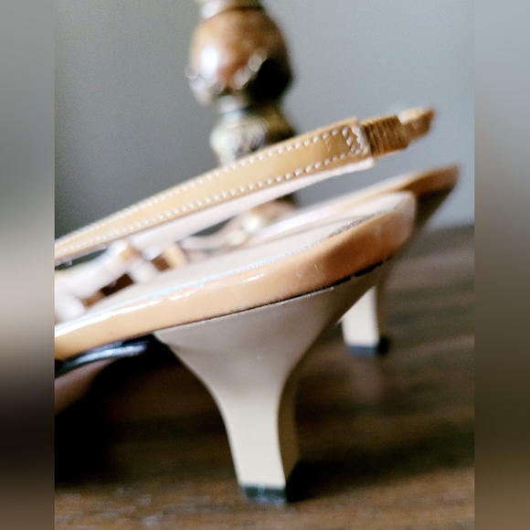 Neiman Marcus Luxury Kitten Heel Genuine Buttery Leather Slingback Shoes TanUS 9 - Picture 5 of 16